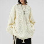 Hot Sales Autumn And Winter American Retro Premium Knitwear| Low Price Men's Fashion Label Lazy Loose Lovers' Sweater - Image 3